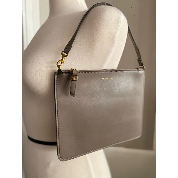 ANNE KLEIN Taupe Faux Leather Wristlet/Handbag sz OS - Picture 6 of 9